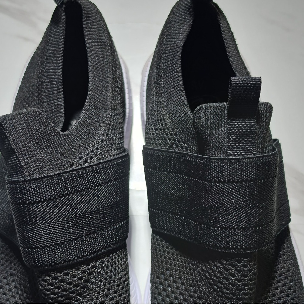 Men's Low Top Slip On Fabric Athletic Sneaker Black/White Synthetic‎ Outsole